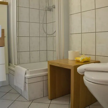 Haus Blick Zur See Ferienwohnung 11 Mit Sauna- Und Schwimmbadnutzung Im Ahoi Sellin Apartmán *